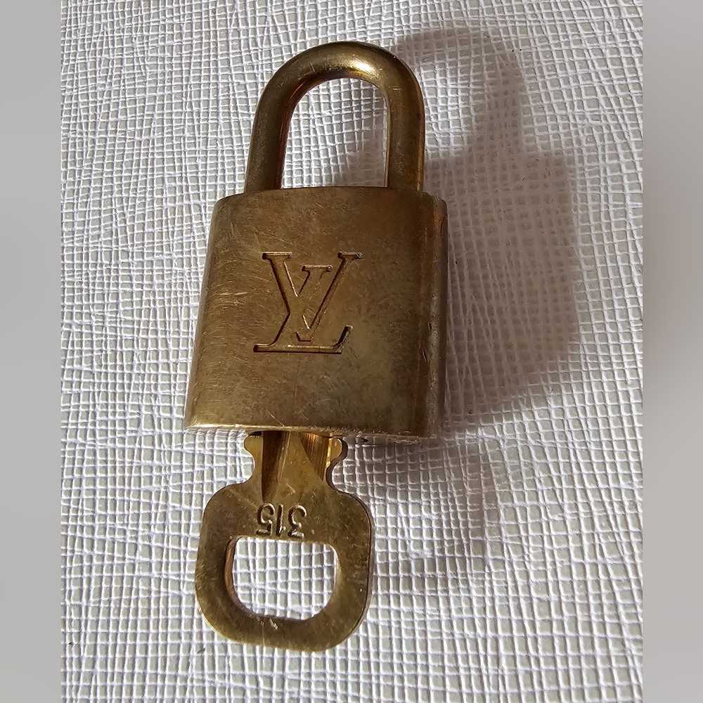 Louis Vuitton Brass Lock & Key #315